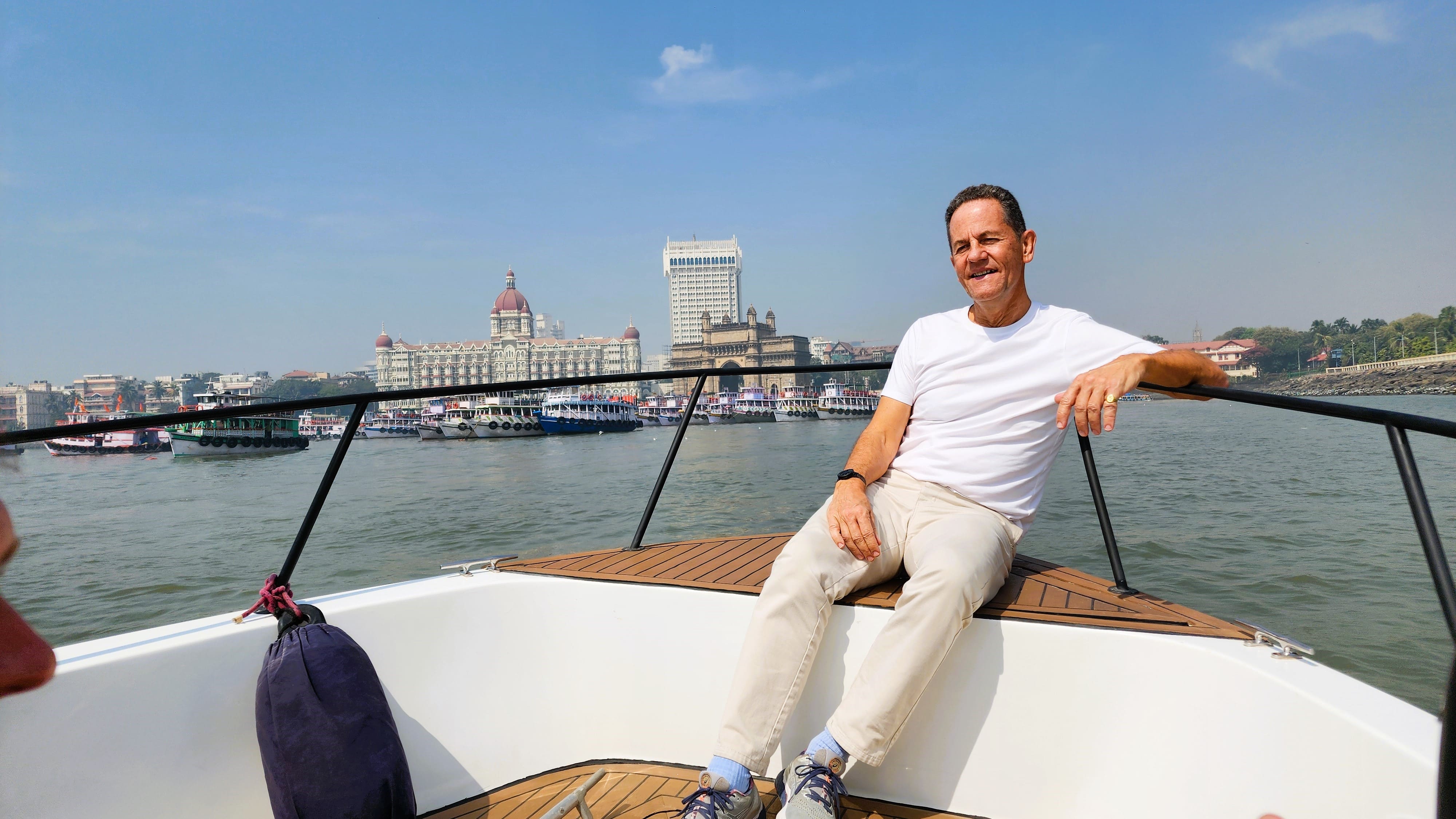 The Fast Track: Private Speedboat vs. Public Ferry to Elephanta Caves